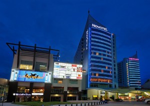 novotel_mercure_nightview_01 
